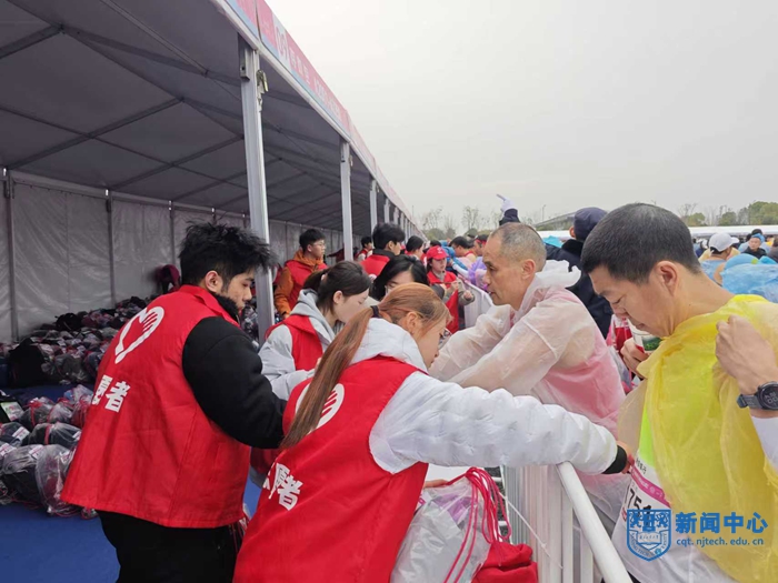 交通运输工程学院助力2026年南京首届北岸马拉松圆满收官