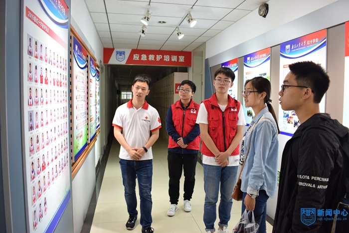 中国药科大学红十字会来我校访问交流 (2).jpg