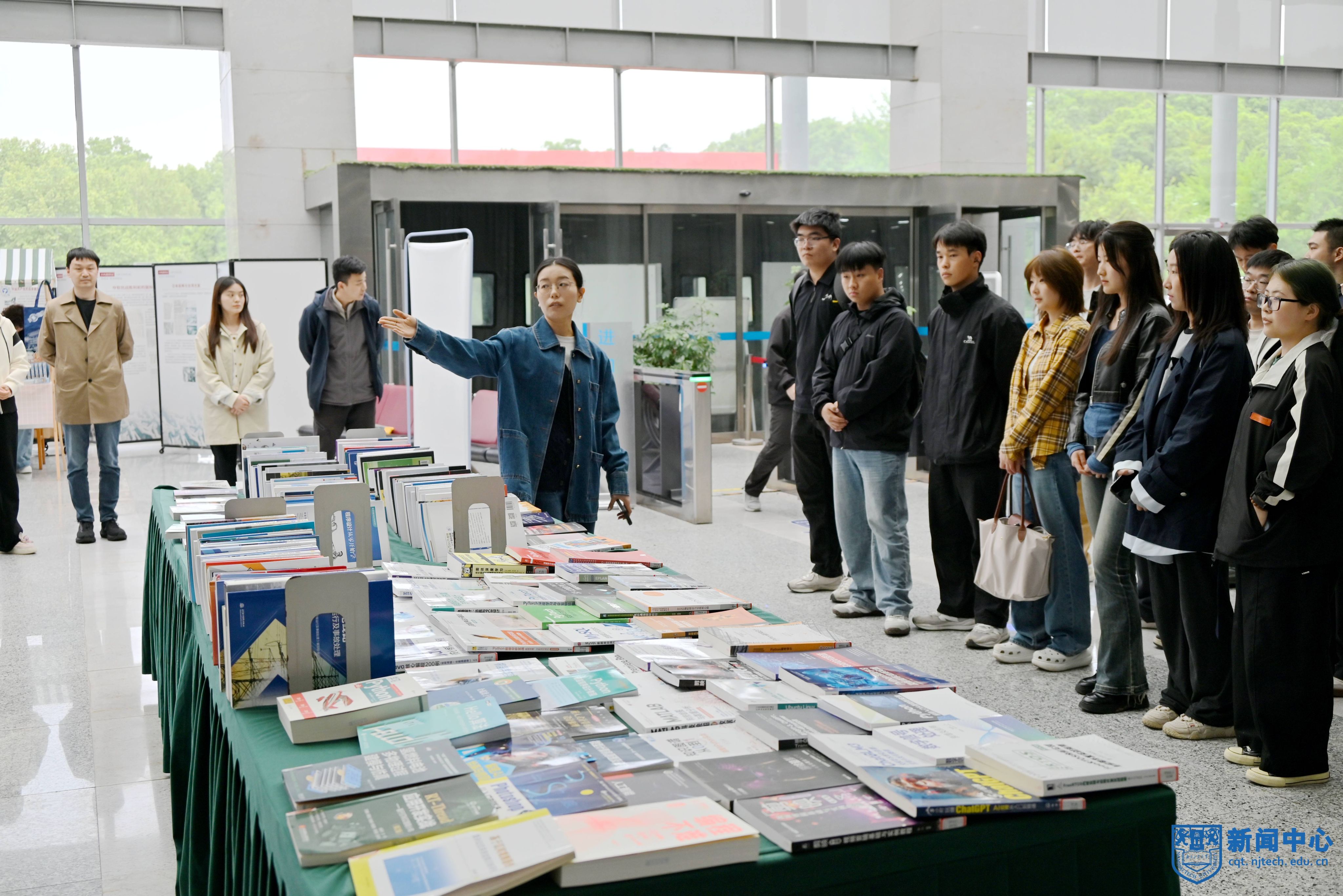 学校举办学科图书资源需求专场对接活动