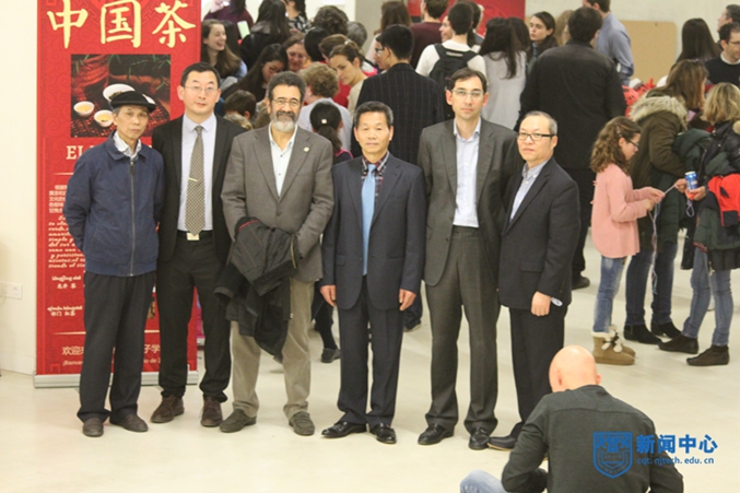 副校长、中外方院长及华人协会合影.jpg