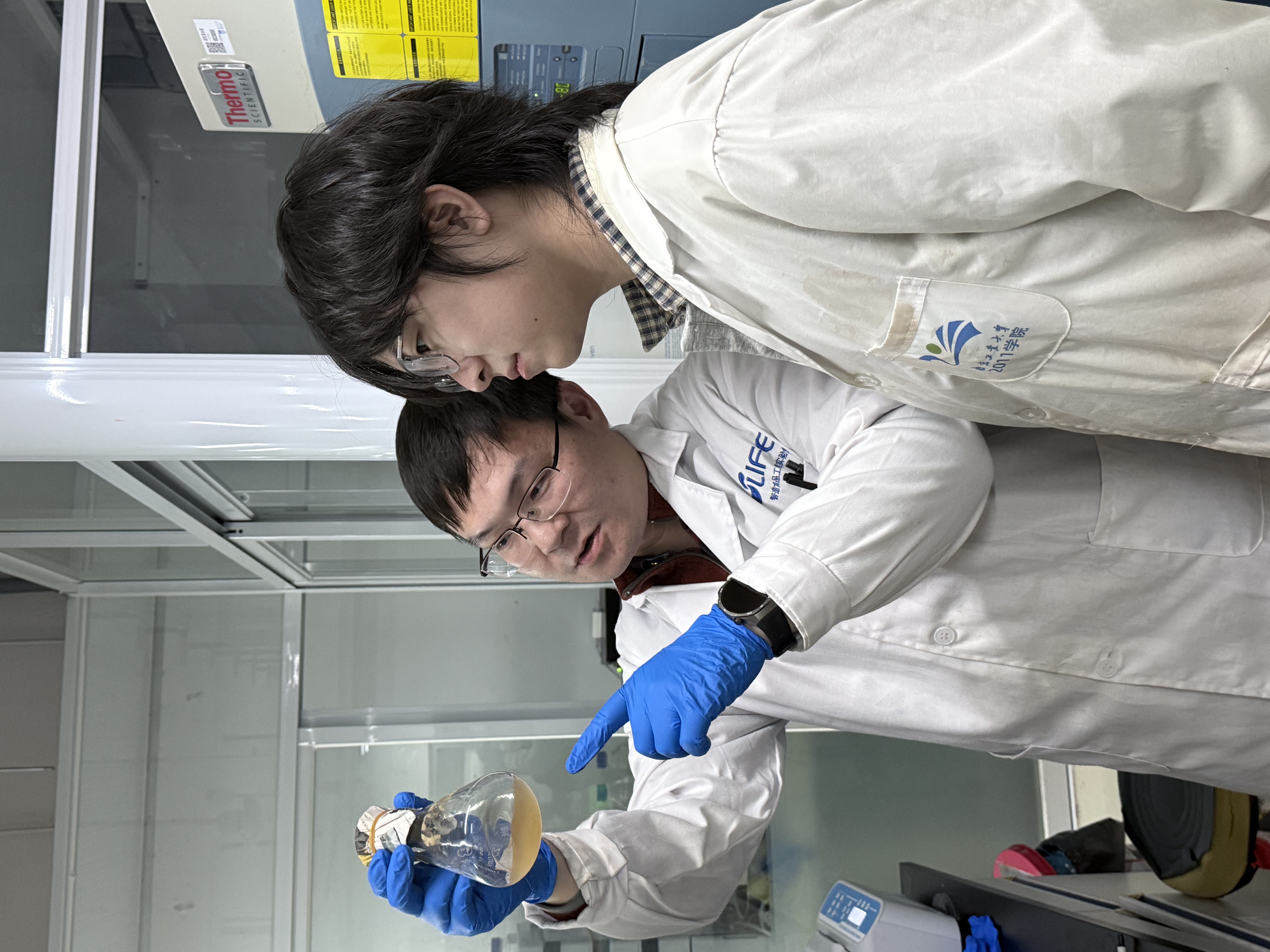 〔中国江苏网〕创制“智能细胞工厂”、研发新型抗菌敷料 南工大团队在全球赛事中摘“双金”