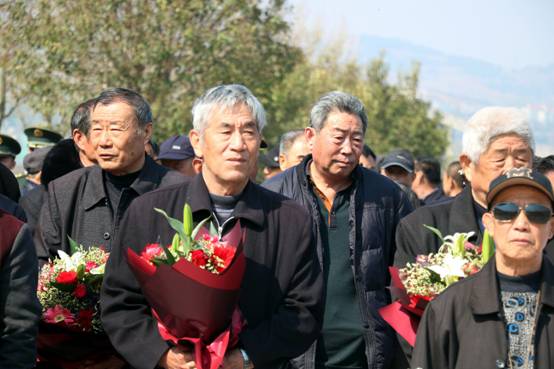 致敬! 50年前，他们用年轻的生命书写悲壮的抗洪历史