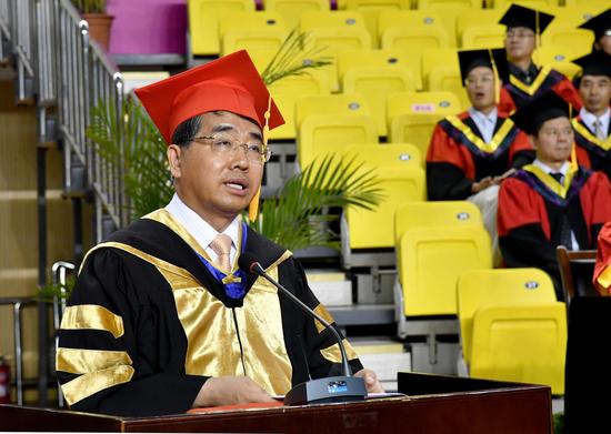 6月22日，南京工业大学毕业典礼隆重召开。