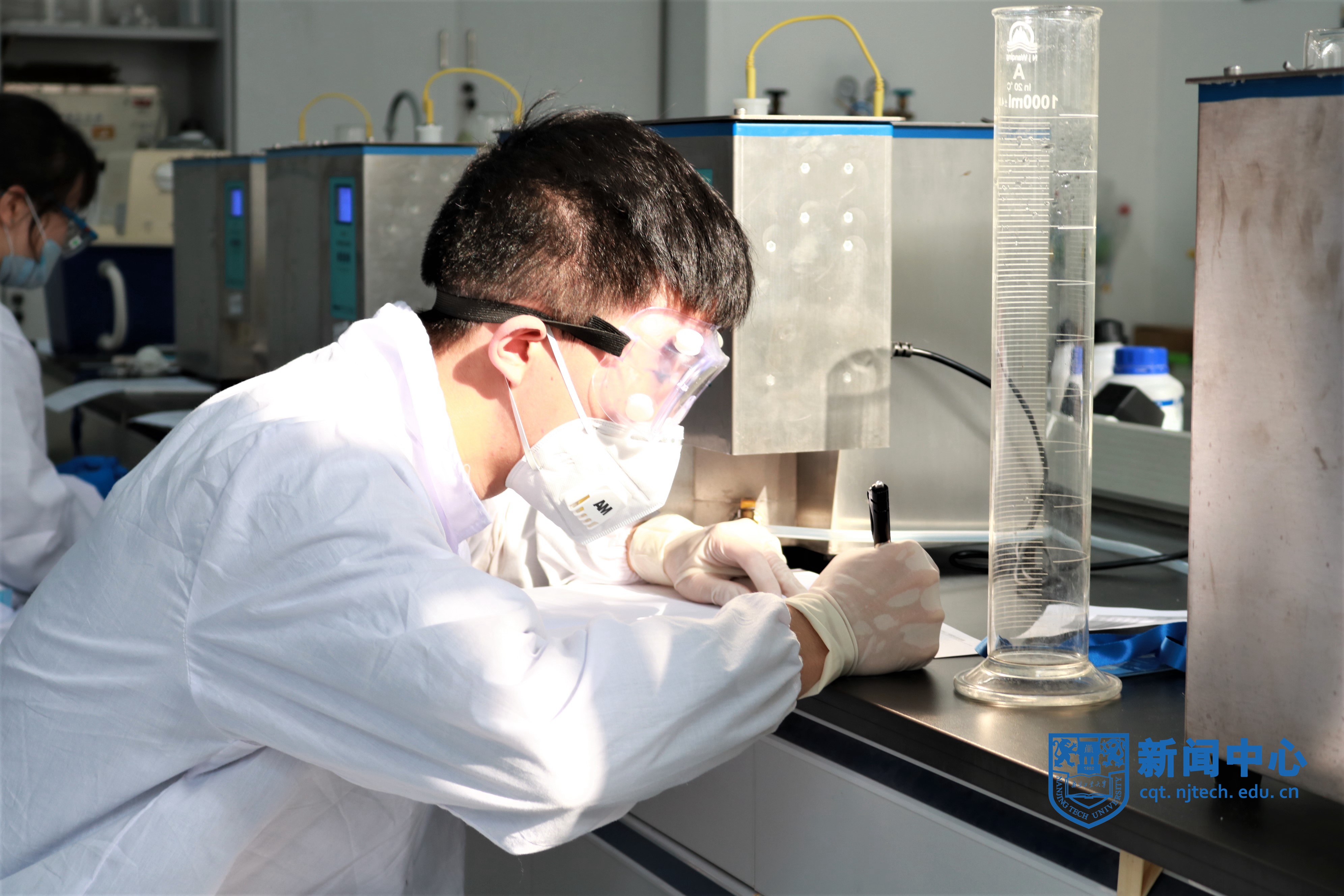 2019"西卡杯"第七届江苏高校大学生化学化工联盟实验竞赛在我校举行